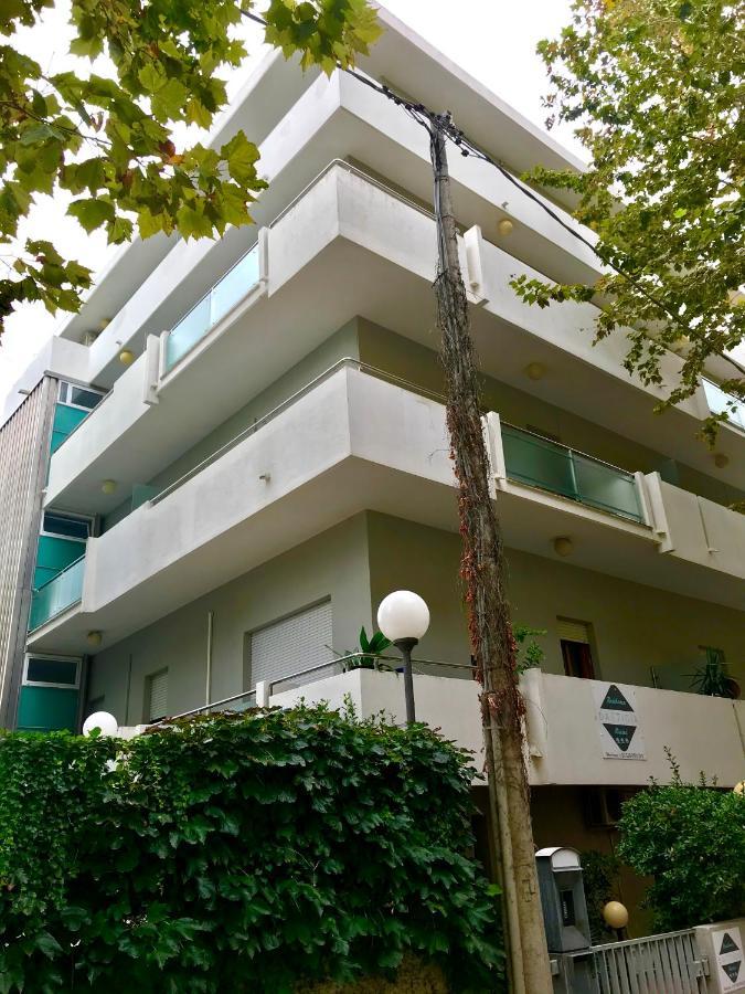 Battigia Rimini - Appartamenti Vacanze Εξωτερικό φωτογραφία